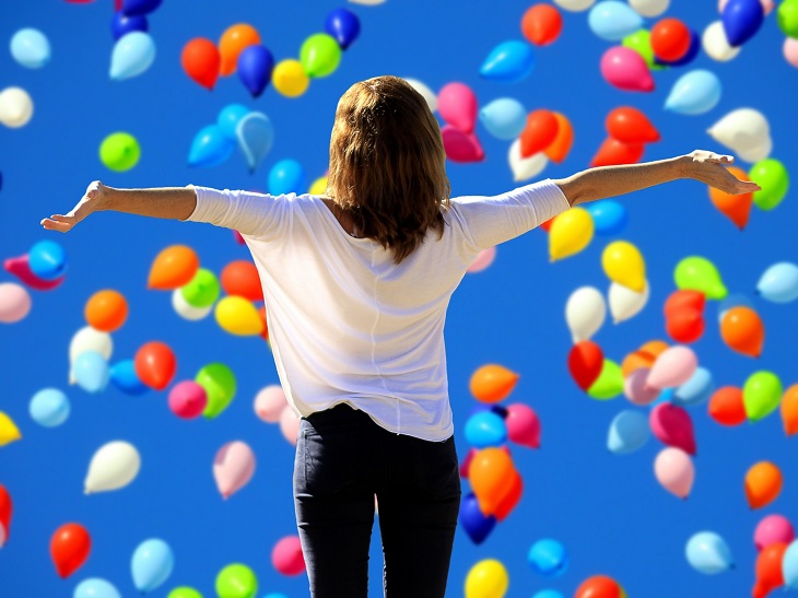 kobieta i balony