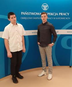 Uczestnicy konkursu nt prawa pracy