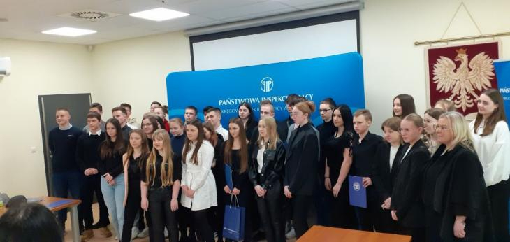 Uczestnicy konkursu nt prawa prac