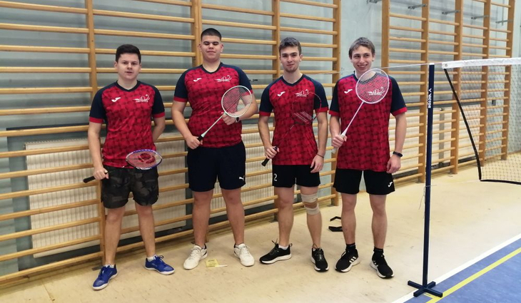zawody w badmintonie chłopców