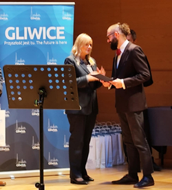 wręczenie nagrody przez Prezydenta Miasta Gliwice