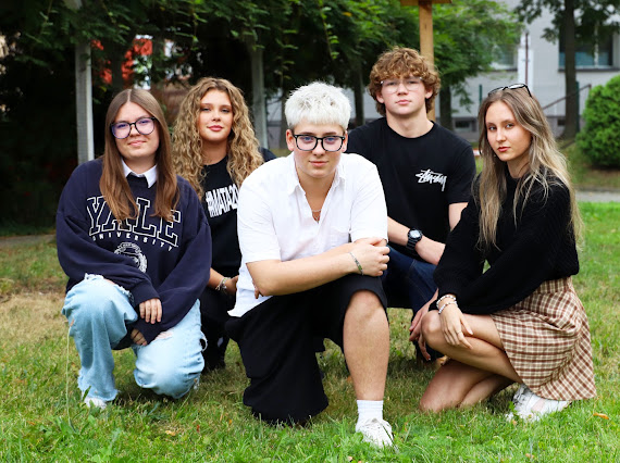Przewodnicząca: Maja Cajza kl 4BT Zastępca: Emilia Kozubek kl 4ET Skarbnik: Filip Wypisiński kl 4AT Sekretarz: Daria Kolinkowska 4AT Liderzy wspierający pracę Samorządu: Natalia Majerska 5CT oraz Marta Karolczyk 5AT